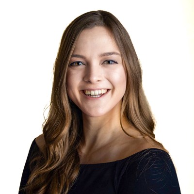 Rachel Iwicki Headshot